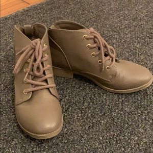Brown/Grey lace up boots